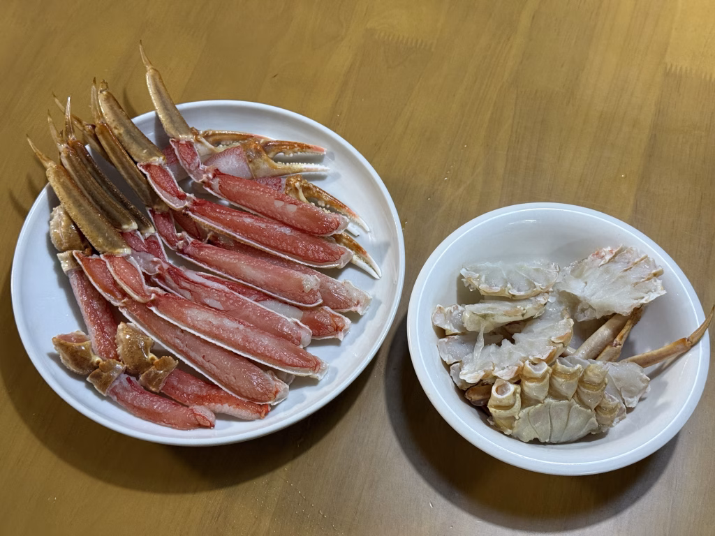 解凍された生ズワイガニの画像