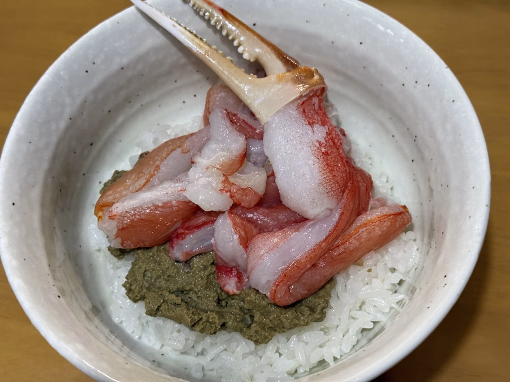 刺身カニ味噌丼の画像